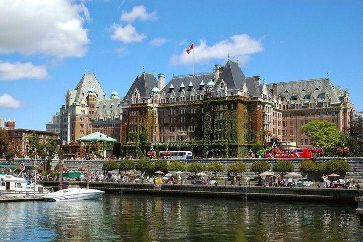 From Vancouver: Butchart Gardens, Victoria, & Islands Cruise
