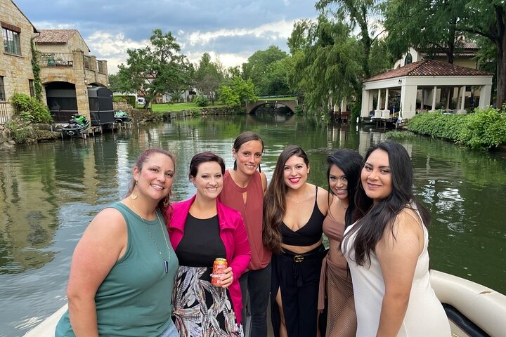 Lake Austin Sunset Boat Cruise – 1 - Hour Scenic Tour BYOB