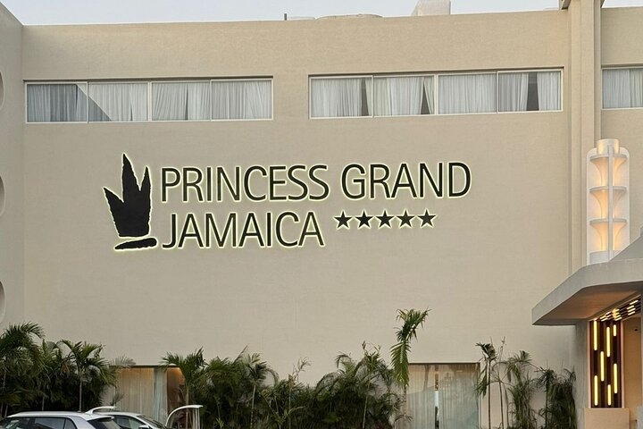 Princess Grand/Senses Mangrove Airport Transfer from Montego Bay