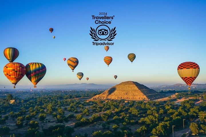 Balloon flight + pick up in CDMX + Breakfast in Cave + Pyramids