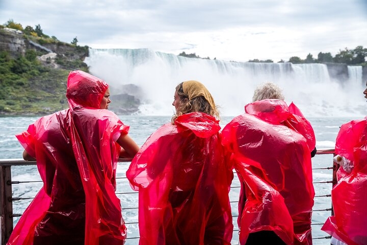 Niagara Falls Tour With Journey Behind the Falls & Boat Cruise