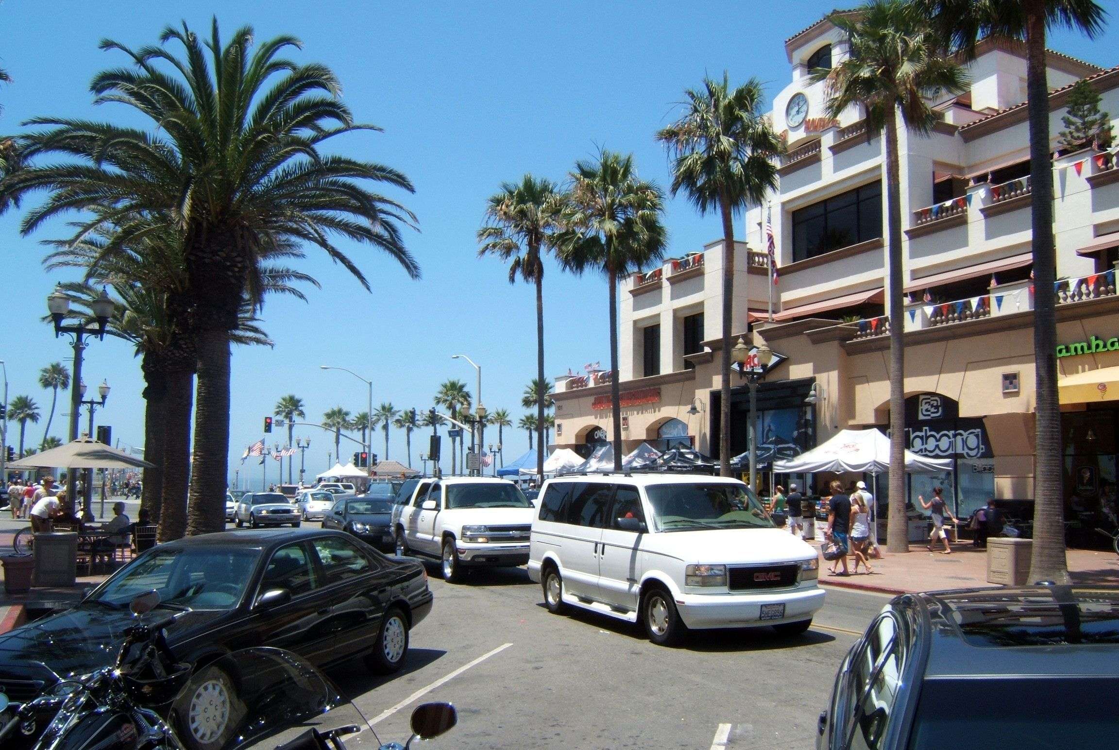 Places to Eat & Drink in Huntington Beach, California