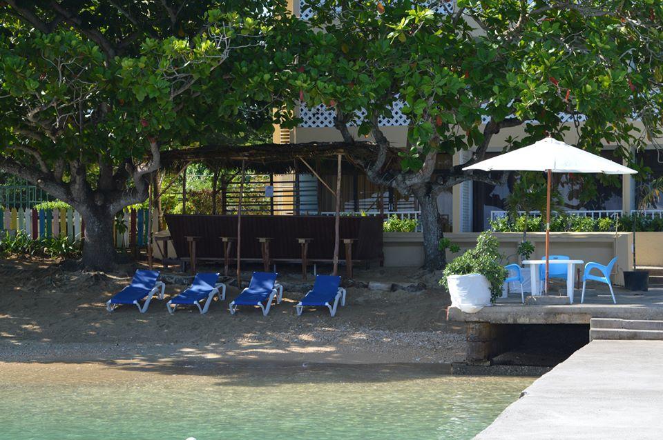 Kaz Kreol Beach Lodge