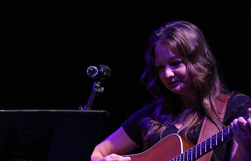 Kelsey Waldon  and Taylor Hunnicutt