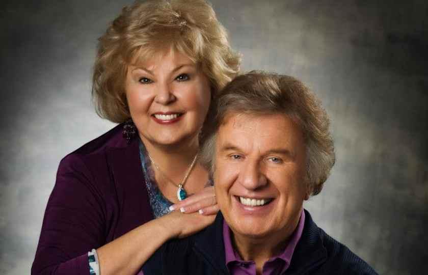 Bill & Gloria Gaither and Friends Homecoming