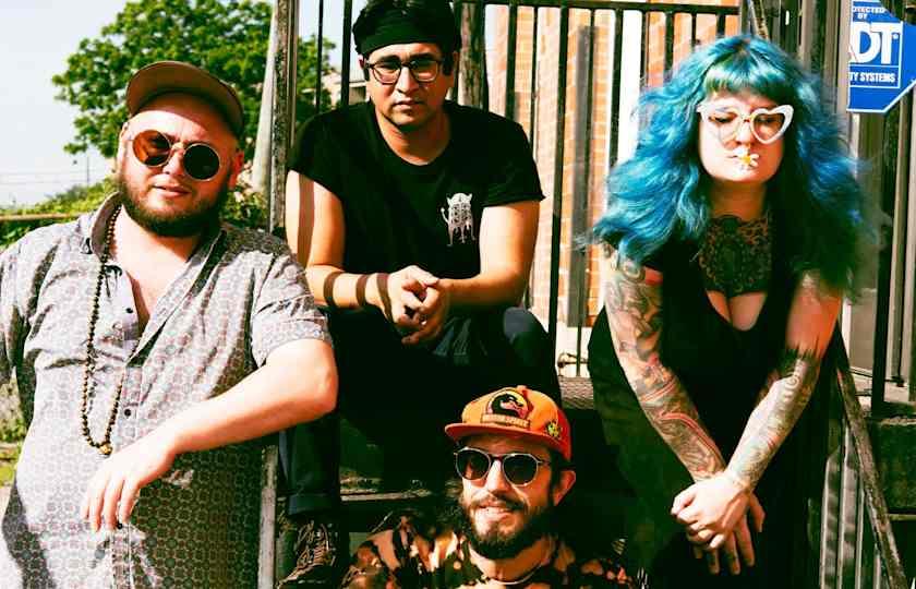 India Tigers in Texas w/ The Snozberries