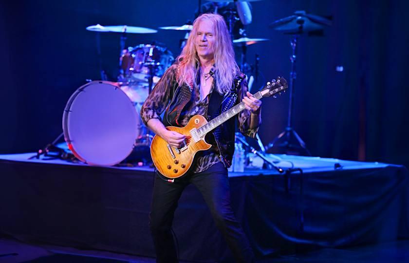 Adrian Vandenberg Performing Whitesnake & Vandenberg Hits