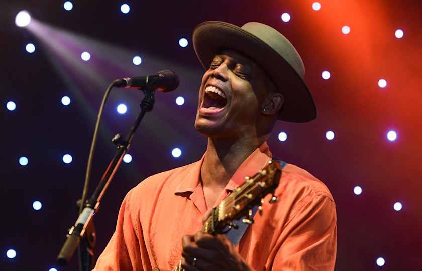 Eric Bibb