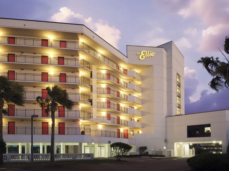 Christmas Craftpalooza at The Ellie Beach Resort