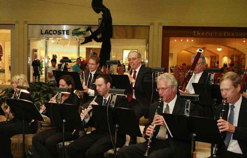 Dallas Symphony Orchestra presents Bart??k, R??zsa & Brahms