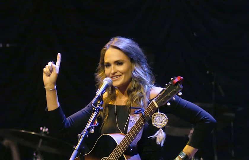 Bri Bagwell, Austin Plane