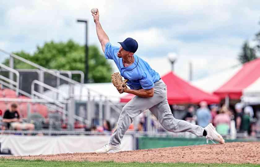 Winnipeg Goldeyes at Lake Country DockHounds