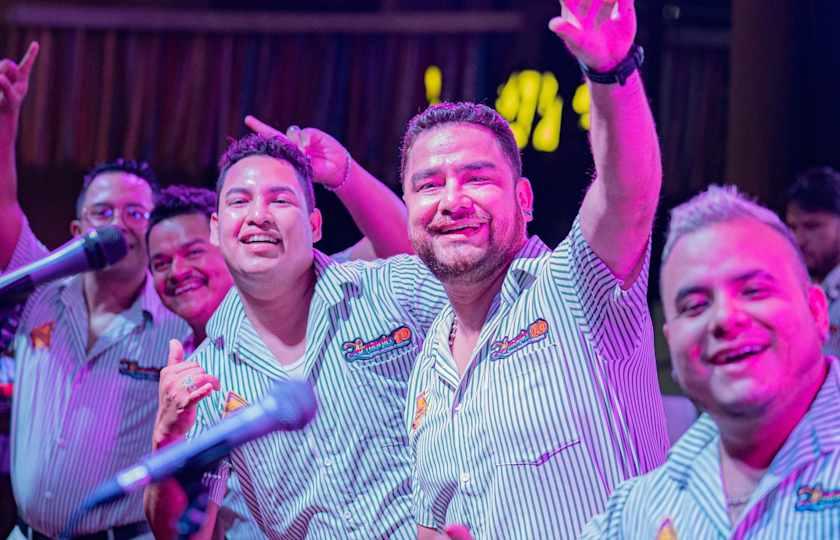 Armonia 10 en concierto