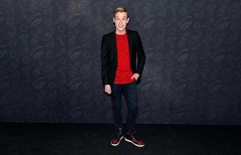 Tyler Henry - Hollywood Medium