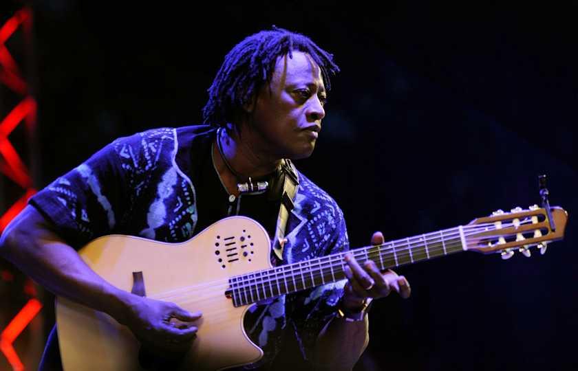 Habib Koité with Aly Keïta, Lamine Cissokho and Mandé Sila