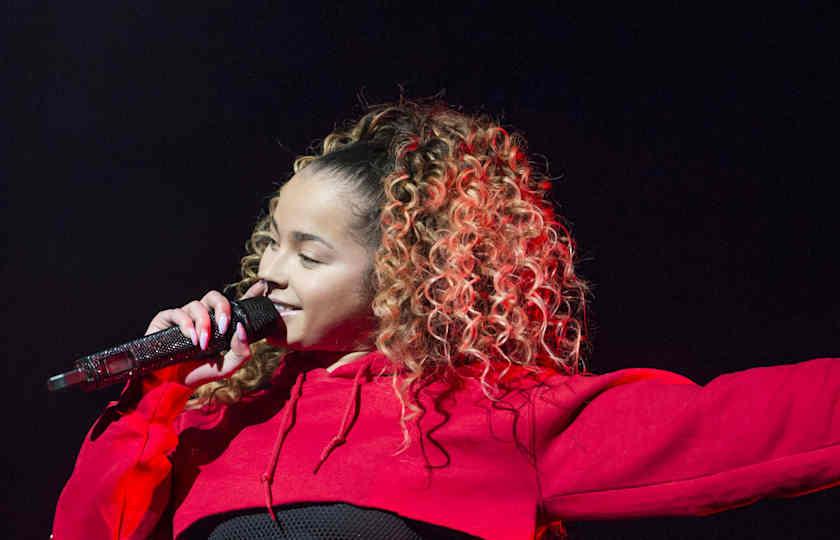 Ella Eyre
