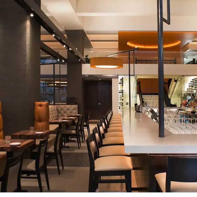 Broadway 10 Bar & Chophouse