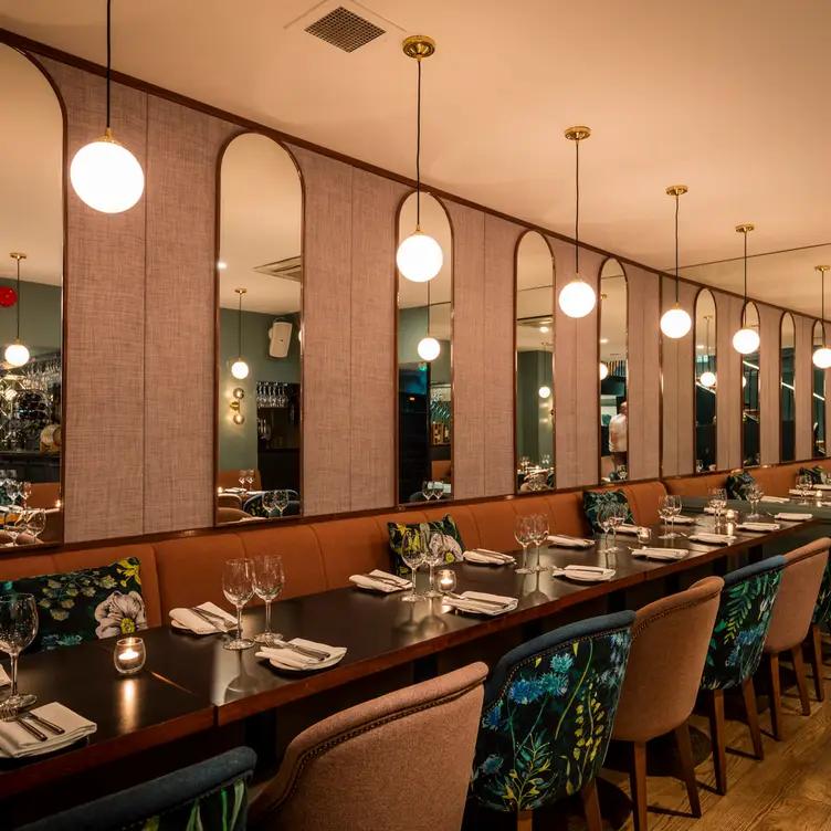 BANG restaurant & wine bar