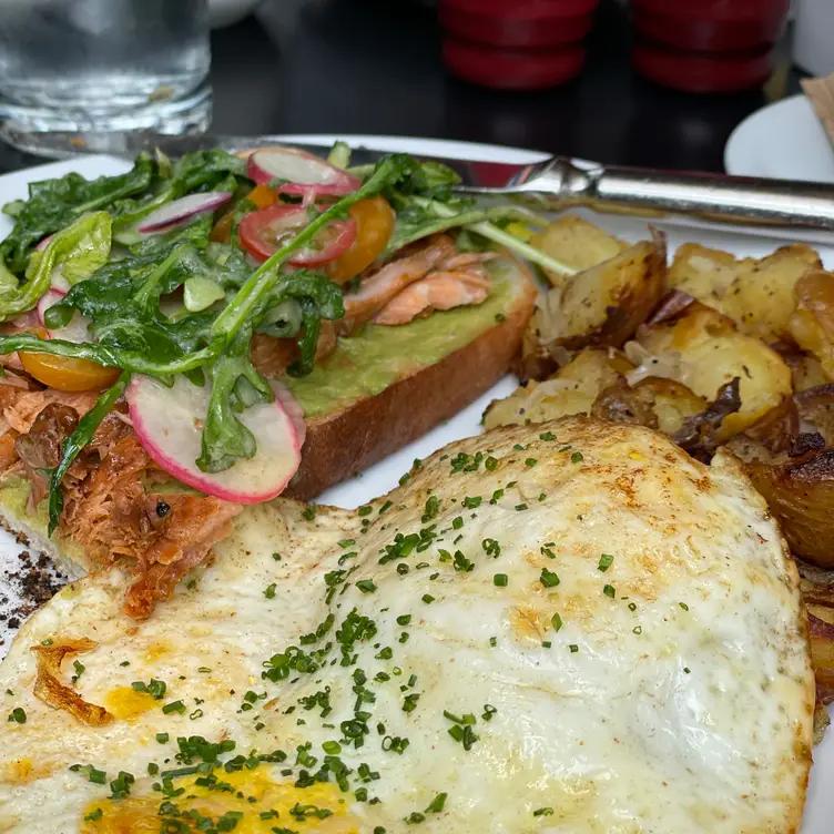 The Hutch on Avondale