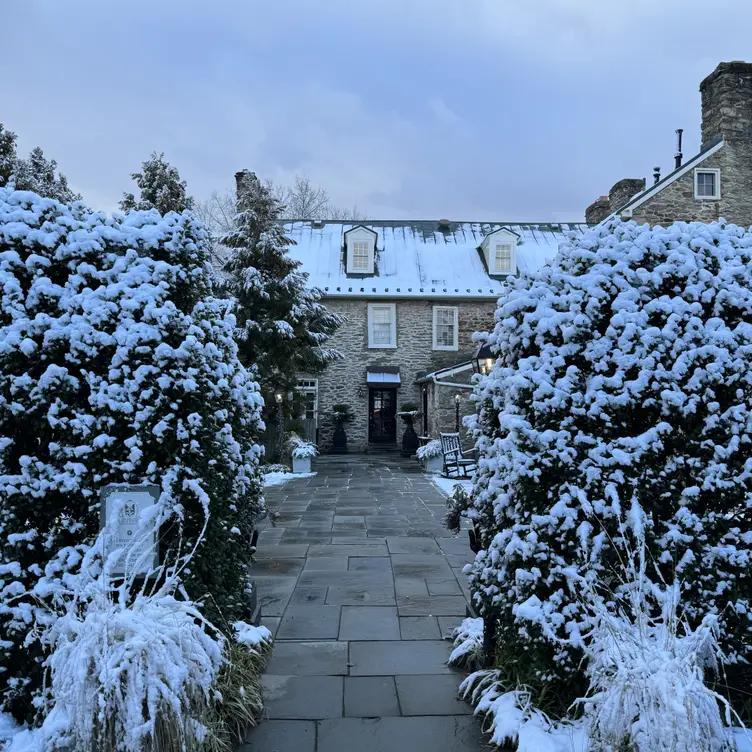 The Red Fox Inn & Tavern