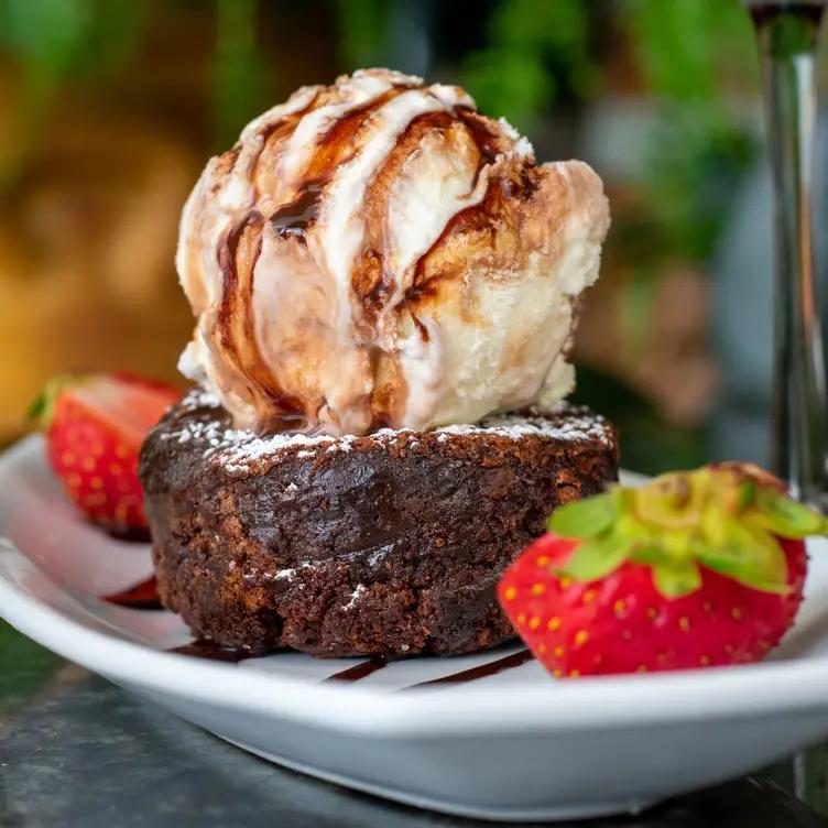 D.H. Lescombes Winery & Bistro - Las Cruces