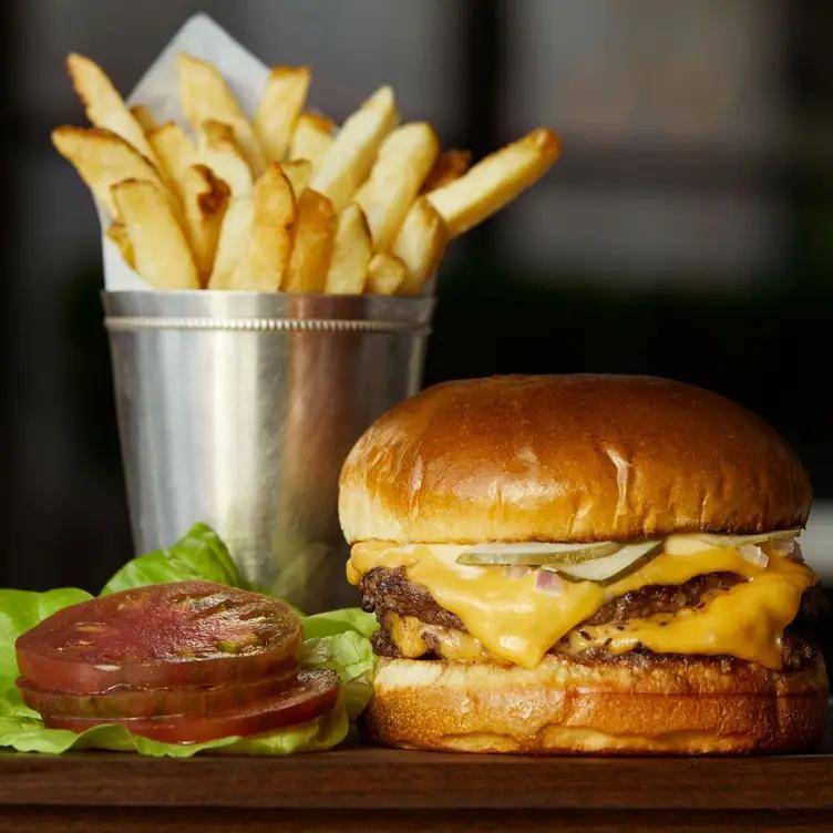 RH Courtyard Restaurant at RH Toronto