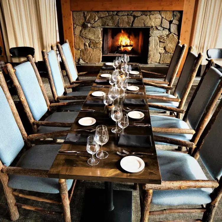 Traders Lounge (formerly Rustica)