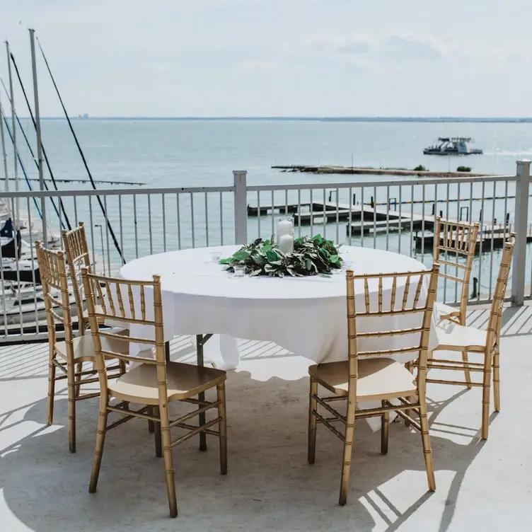 501 @ The Yacht Club