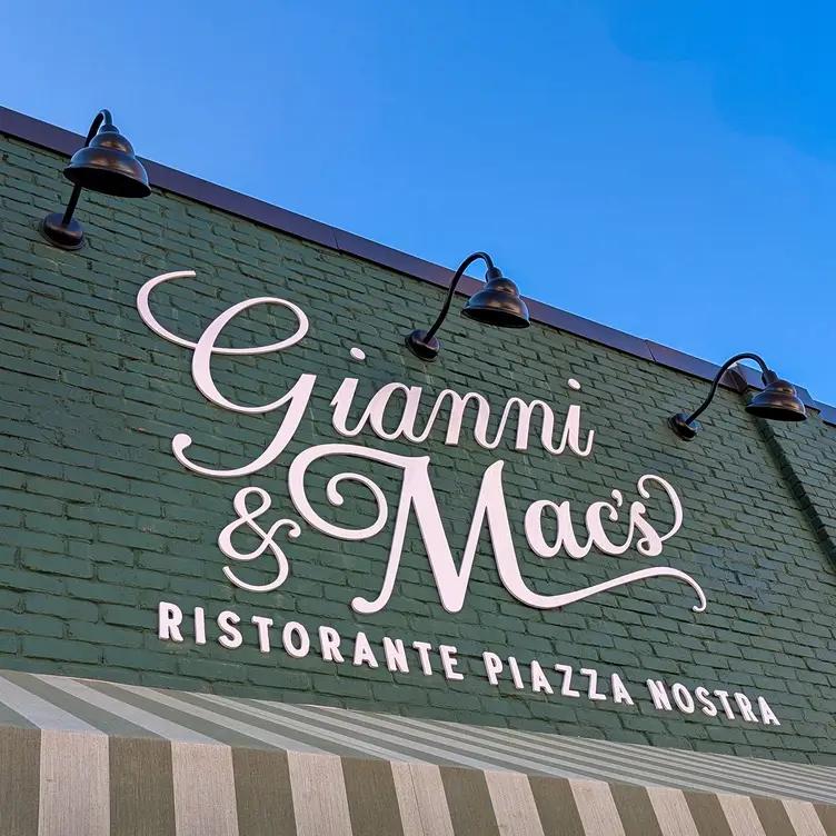 Gianni and Mac's Ristorante Piazza Nostra