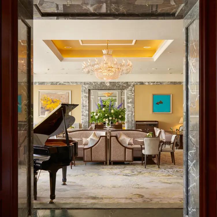 The Lobby Lounge & The Reading Room