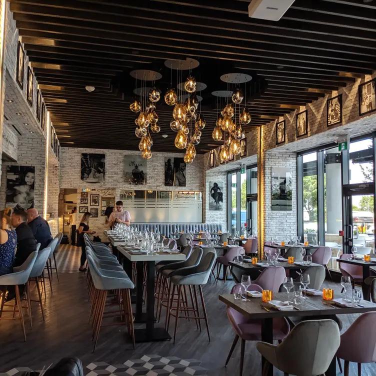 La Vecchia - Marine Parade