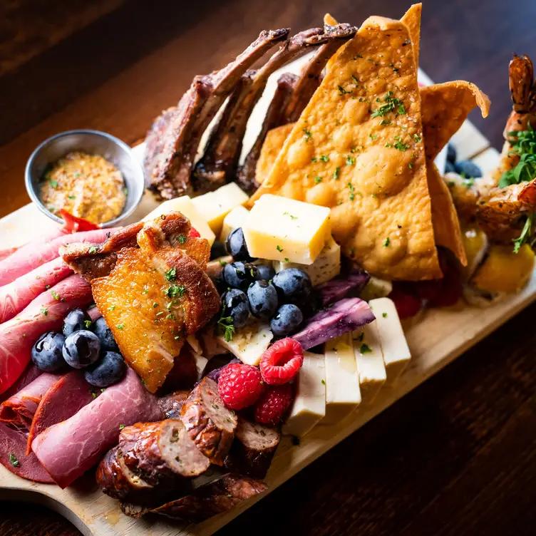 Allsopp & Chapple Restaurant + Bar