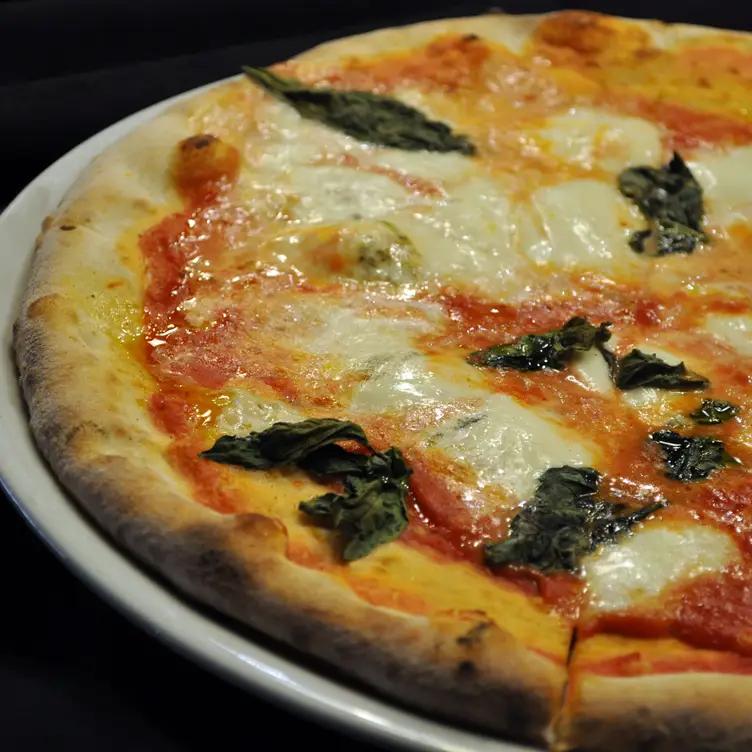 900 Degrees Pizzeria Bistro