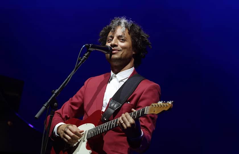 Jose James "Holiday Show"